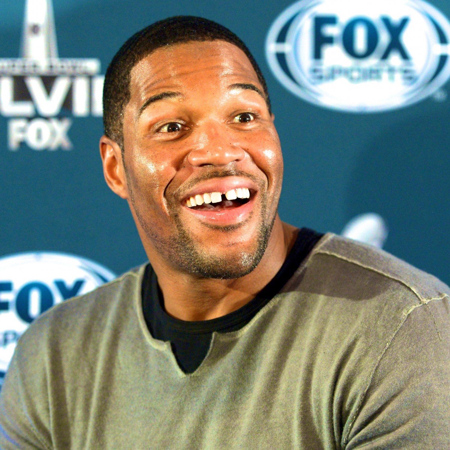 Michael Strahan Wants His Gap Toothed Smile On His Hall Of Fame Bust Bleacher Report 