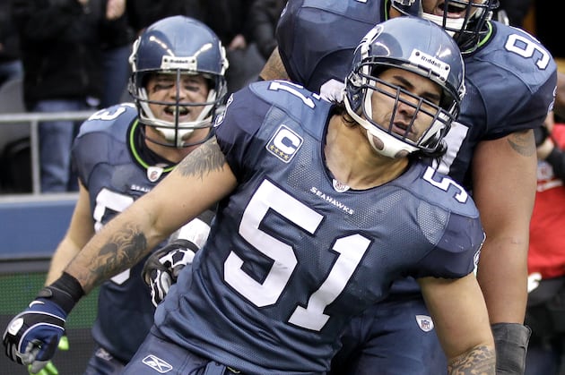 Lofa Tatupu Working out for Denver Broncos
