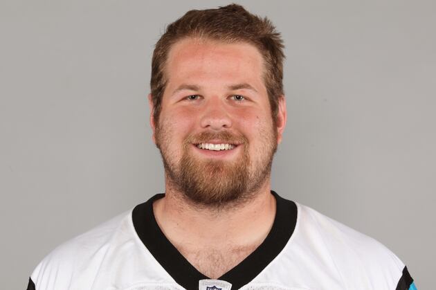 Report: Giants Sign OL Schwartz