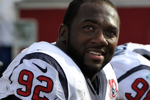 Miami Dolphins Reach Four-Year, $16 Million Deal with DT Earl Mitchell