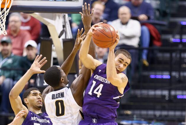 Northwestern Deals Iowa 6th Loss in Last 7 Games