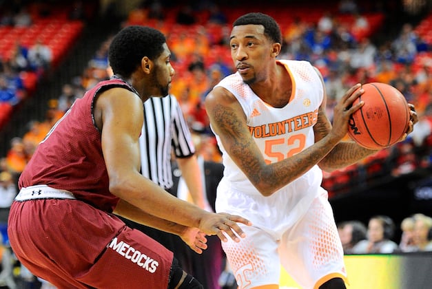 Tennessee Rides Stout Defensive Effort into Semifinals