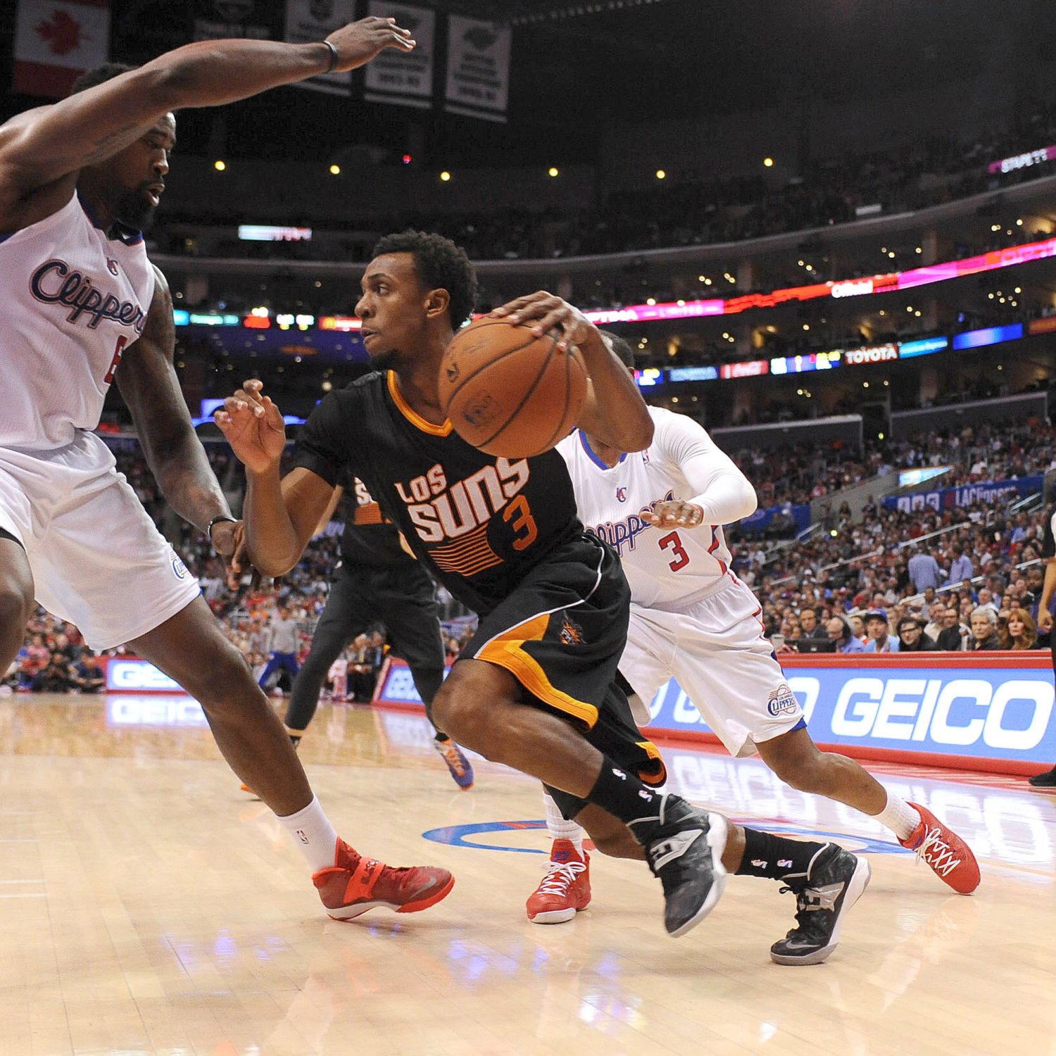 Phoenix Suns' Ish Smith Rejects Jared Sullinger's Dunk Attempt in Boston | Bleacher Report