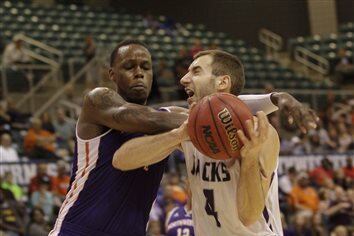 Stephen F. Austin Tops Northwestern State 85-78