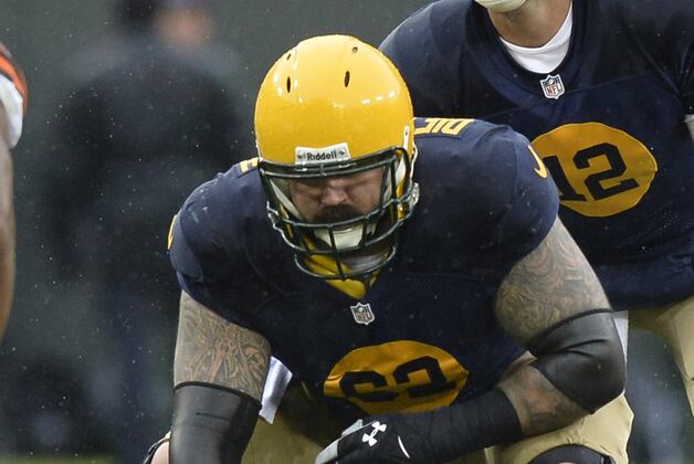 Bucs Reach Agreement with OL Evan Dietrich-Smith