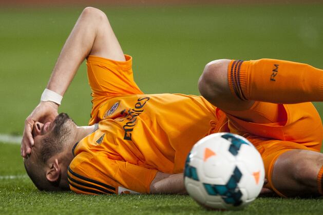 Varane: Hopefully Benzema Is Fit for 'El Clasico'