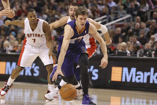 Suns End Raptors' Home Winning Streak at 4