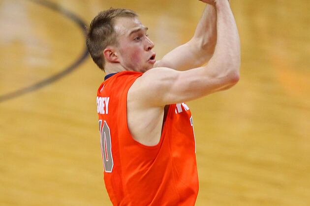 Cooney Nurses Sore Ankle Along with His Ailing Shooting Touch