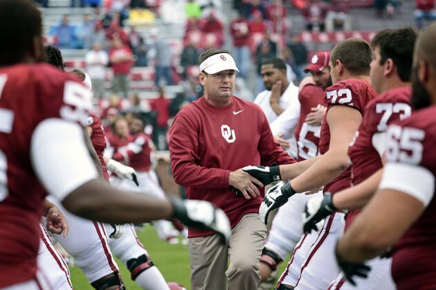 Mike Stoops Says Offense, Defense Should Complement Each Other