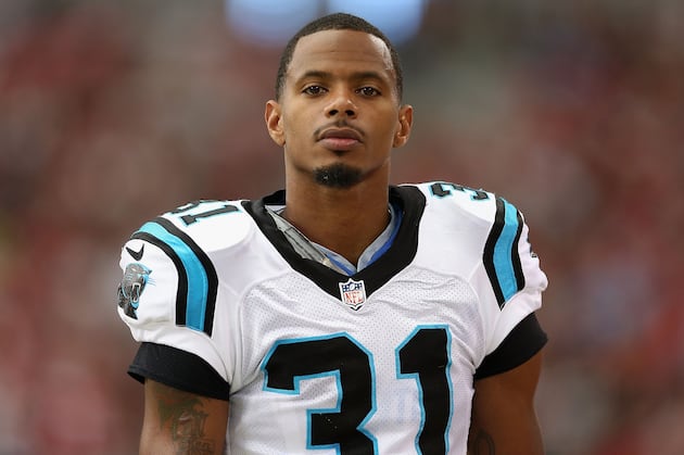 Inside the Panthers: Panthers Re-Sign LB Williams, CB Dockery