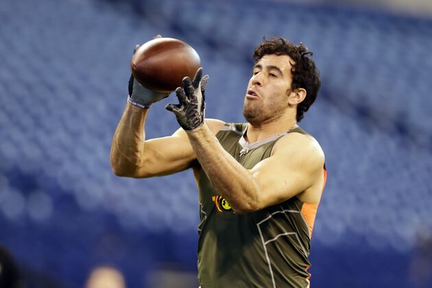 Amaro Outlifts Teammates, Improves 40 Time from Combine