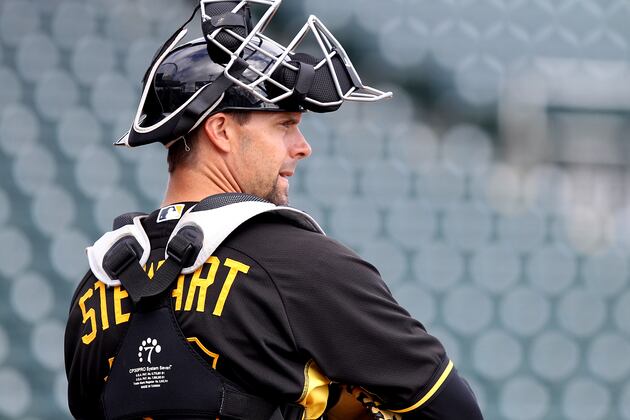 Stewart Undergoes Knee Surgery