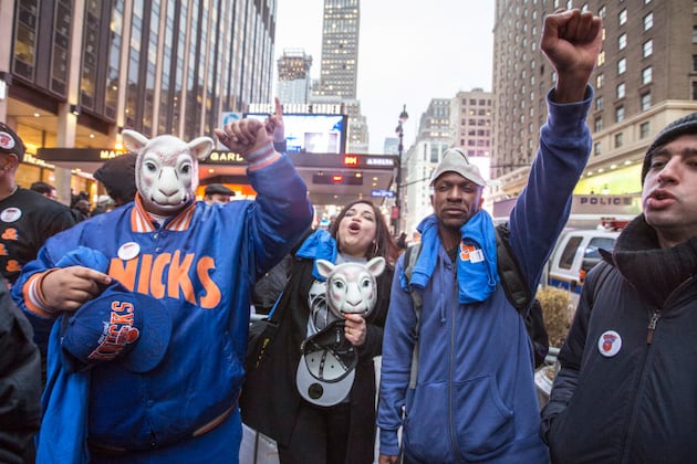 About 50 Knicks Fans Rage on at Protest Despite Jackson Hiring