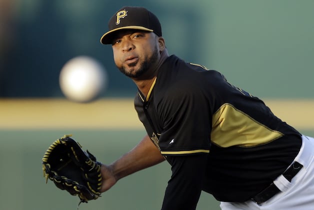 Liriano Leaves Game After Landing Awkwardly