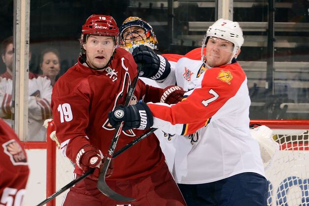 Coyotes Squeak Past Panthers on First-Period Goals