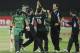 New Zealand's Kyle Mills celebrate with his team mates after taking the wicket of David Miler of South Africa during their one-day international cricket match against South Africa in Potchefstroom, South Africa, Friday, Jan. 25, 2013. (AP Photo)