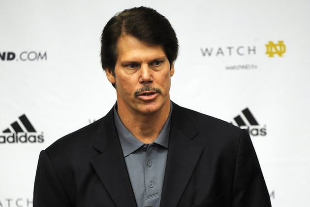 Notre Dame Footballs VanGorder Delivering His Message