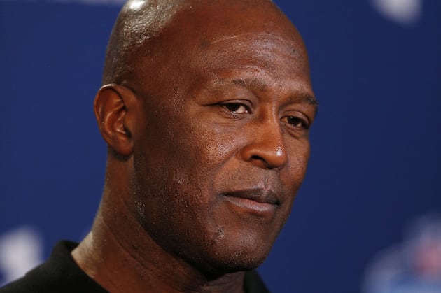 Lovie Smith Has No Plans to Kick Mike Williams off Buccaneers