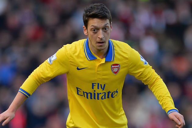 Robert Pires Backs Under-Fire Mesut Ozil to Turn His Gunners Career Around