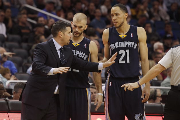Late rally pushes Grizzlies past Jazz