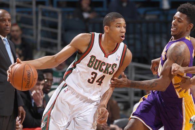 Giannis Exits vs. Lakers with Ankle Sprain