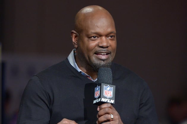 Emmitt Smith Fails on Twitter Congratulating Florida on Win