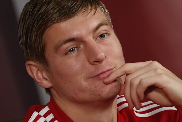 Manchester United are willing to overpay for Toni Kroos offering £40m to Bayern Munich [Mirror]