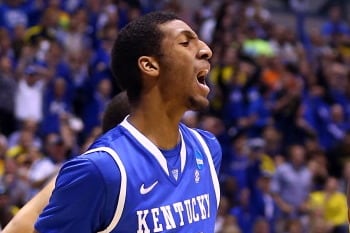 Kentucky Freshman Marcus Lee Gets Standing Ovation in Marketing Class