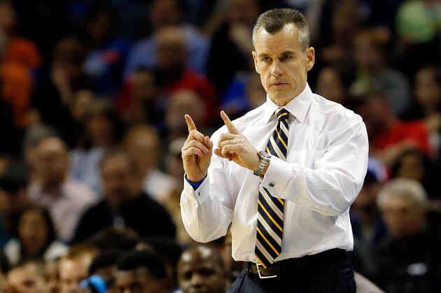 Donovan Gives Back for Fan's Longtime Support