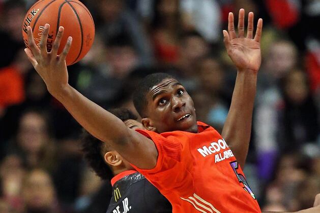 Looney Cleans the Glass at McDonald's All-American Game
