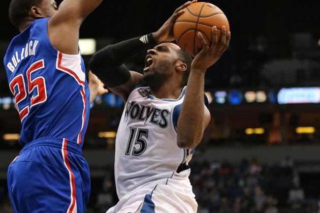 Shabazz Exits vs. Heat with Right Knee Injury