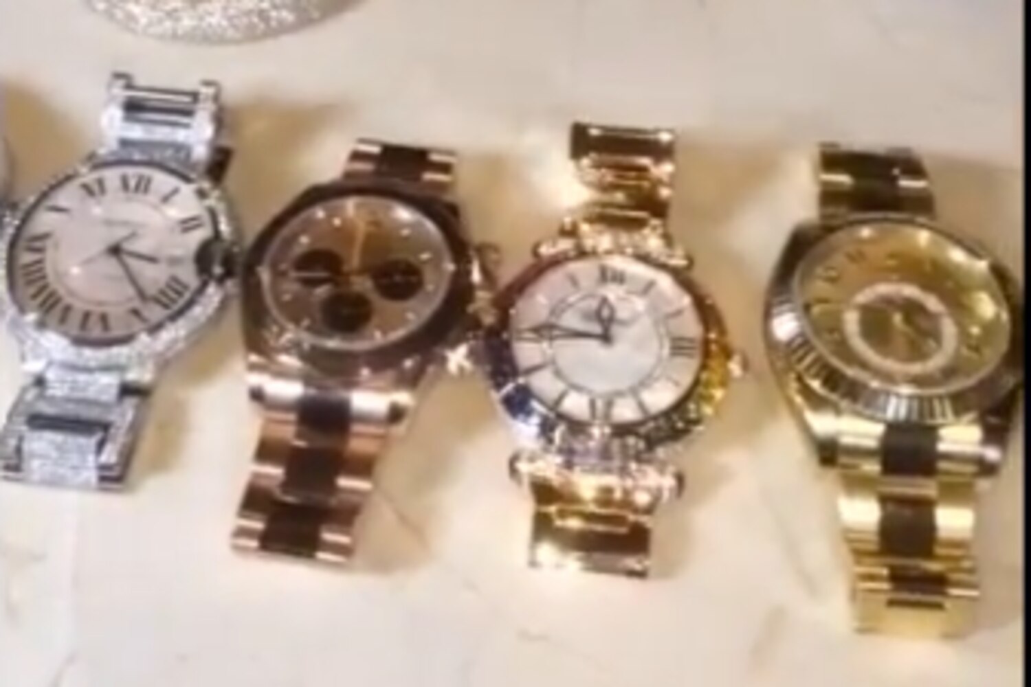 Floyd Mayweather Shows off Expensive Jewelry and Bling in ...