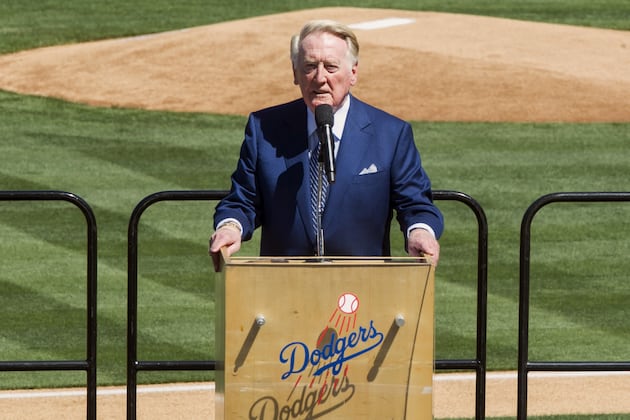 Dodgers, Colleagues Honor Jobe at Memorial