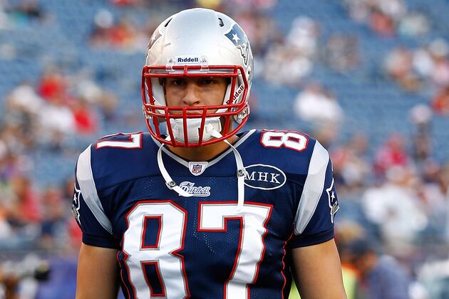 Report: Rob Gronkowski Helps Raise $20k for Fallen Firefighters