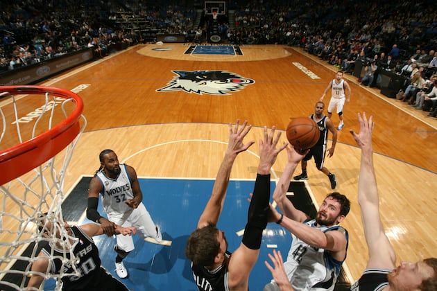 Wolves Cruise Past Spurs 110-91