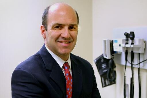 Patriots Team Doctor Gill Steps Down