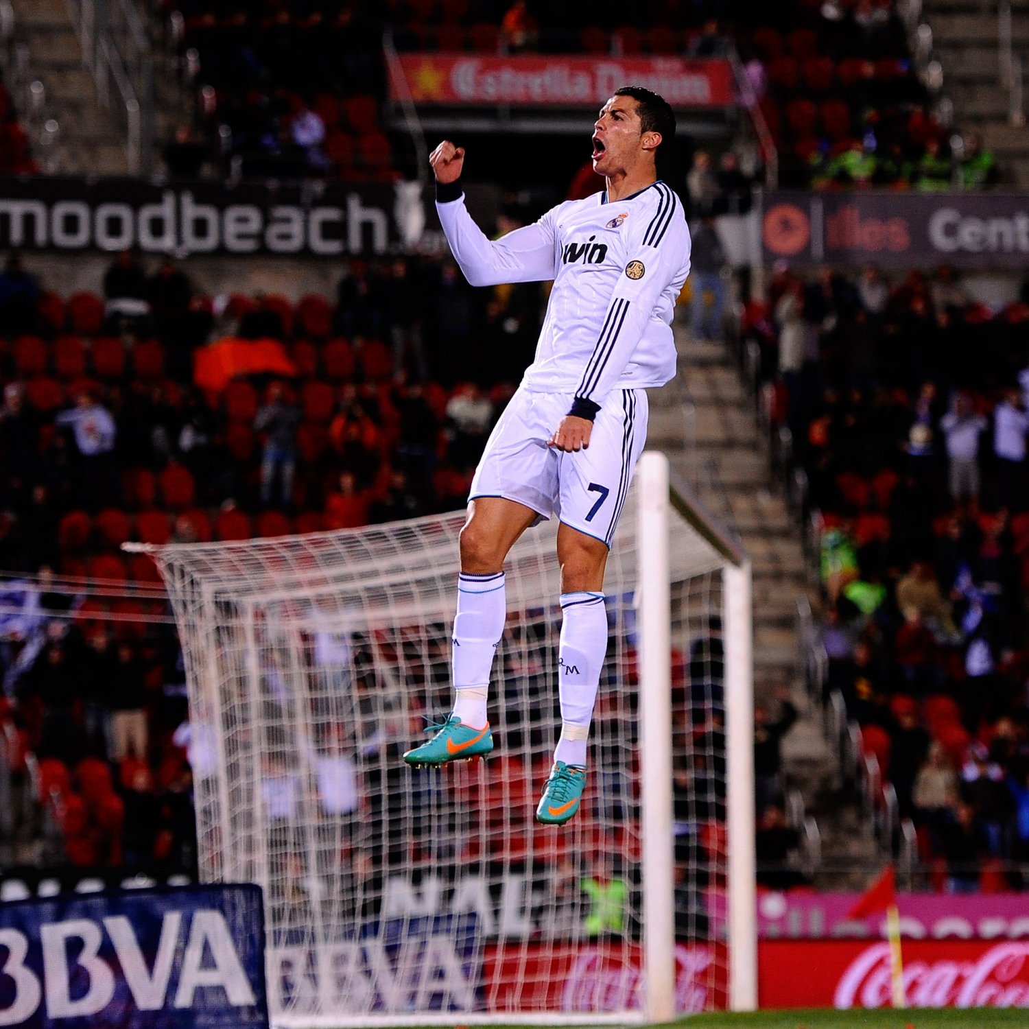GIF: Fans Fruitlessly Attempt to Jump as High as Cristiano ...