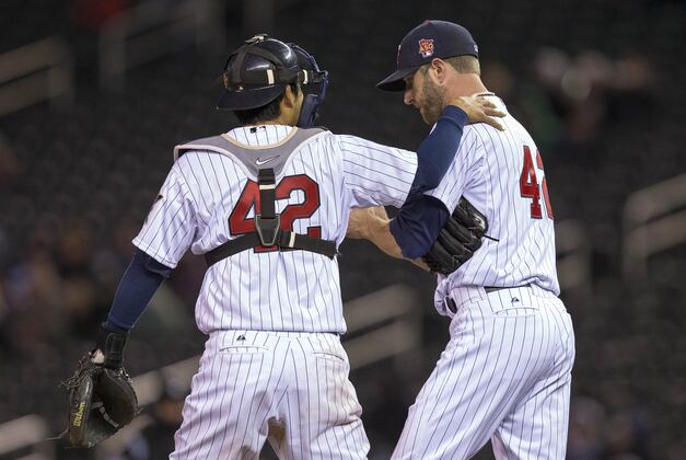 Sloppy 6th Inning Dooms Twins in 9-3 Loss to Jays