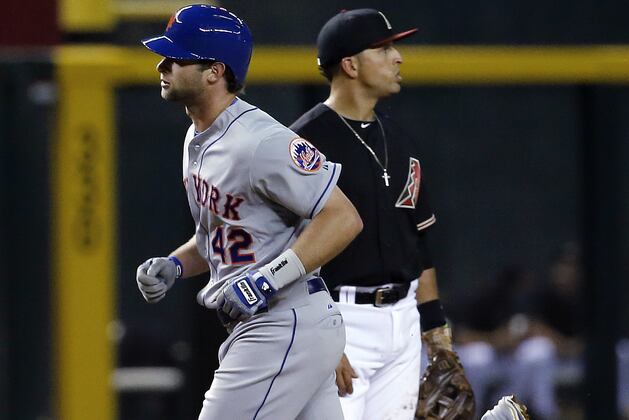 Mets Get Big Game from Nieuwenhuis, Beat D-Backs 9-0