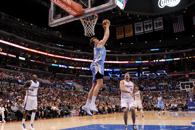 Dunk of the Night: Tuesday, April 15