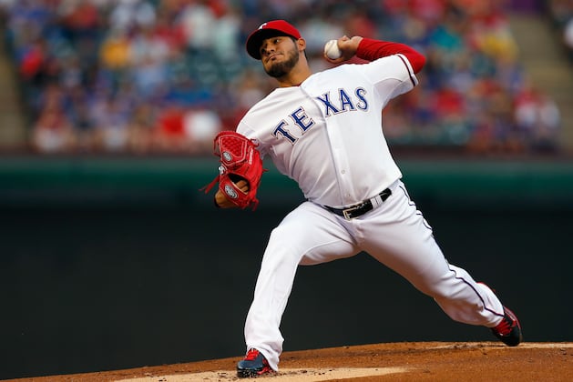Rangers Top White Sox 12-0 in Perez's 1st Shutout
