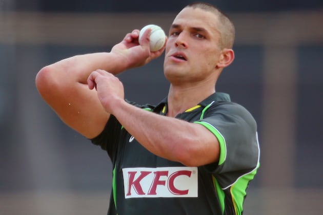 Nathan Coulter-Nile Suffers Serious Hamstring Injury in Indian Premier League