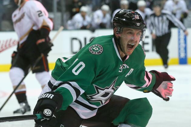 Stars Beat Ducks 4-2, Even Series 2-2
