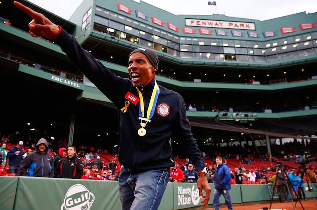 Watch: Meb Throws out First Pitch
