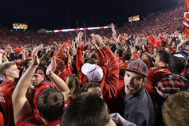 U. Student Government Passes Resolution to Change Fight Song