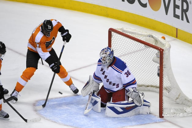 Flyers' Wayne Simmonds Makes Statement