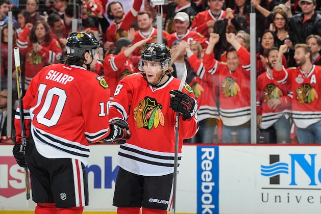 Kane Scores Twice in 3rd as Hawks Drop Wild