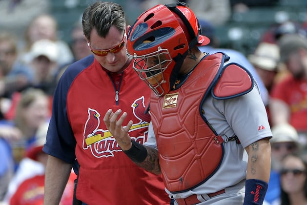 Video: Yadier Molina Catches Foul Tip with Thigh (no, Really)
