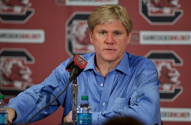 Men's Basketball Assistants Payne, Robic Ink New Deals