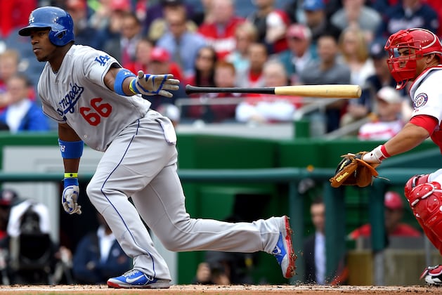 Puig Flips His Bat After a Fly Ball That Doesn't Even Make the Warning Track